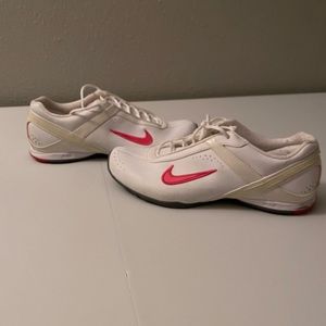Womens Nike shoes size 7.5
